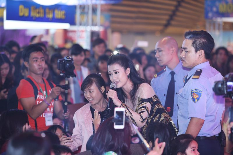 Dong Nhi 13.jpg Dong Nhi 13.jpg